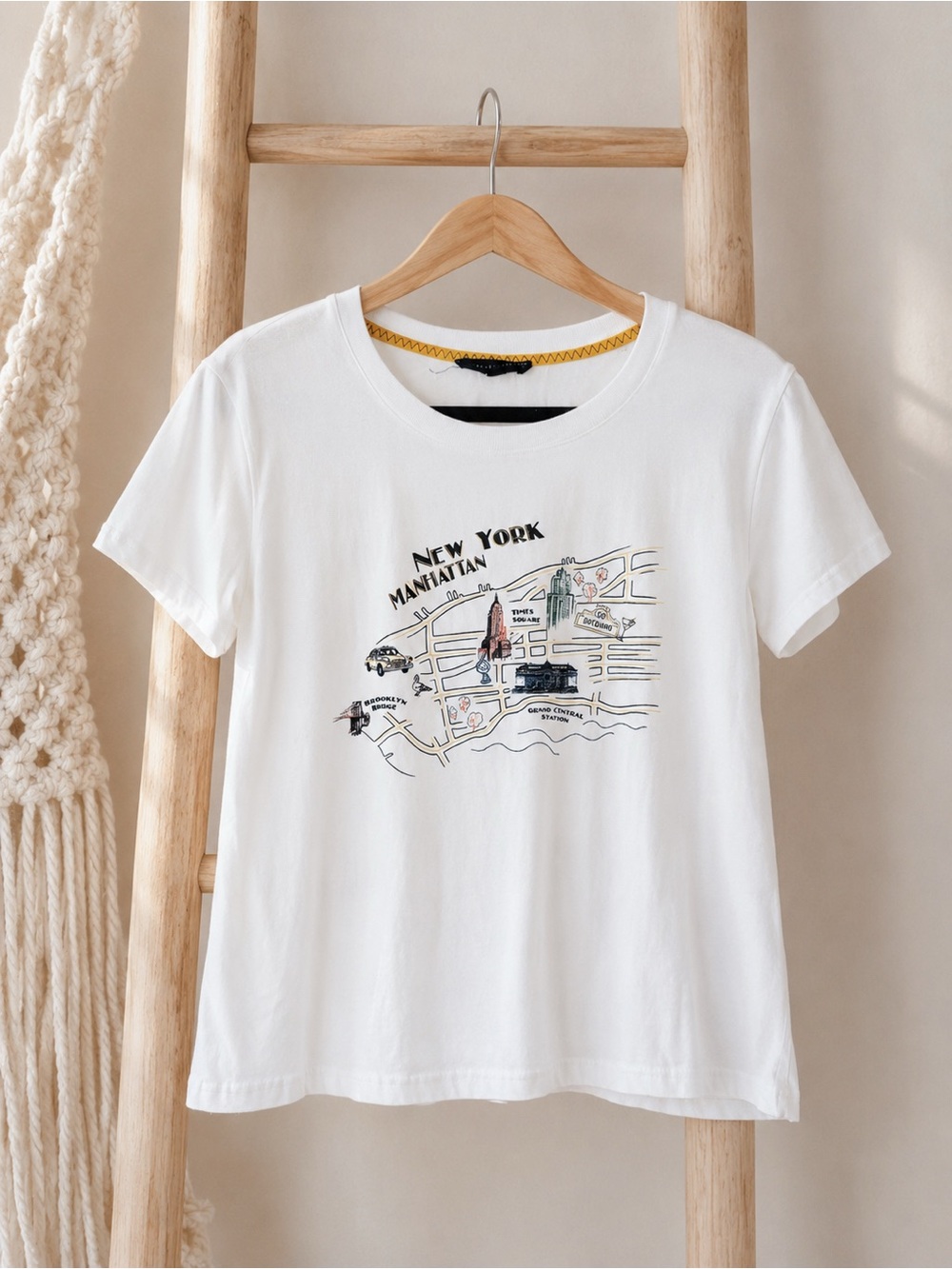 White 'New York Manhattan' Graphic Tee